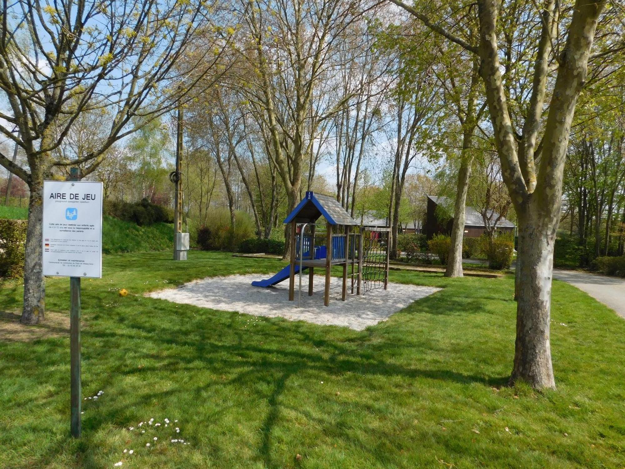Village De Gites De La Chesnaie Saint-Denis-du-Maine Buitenkant foto