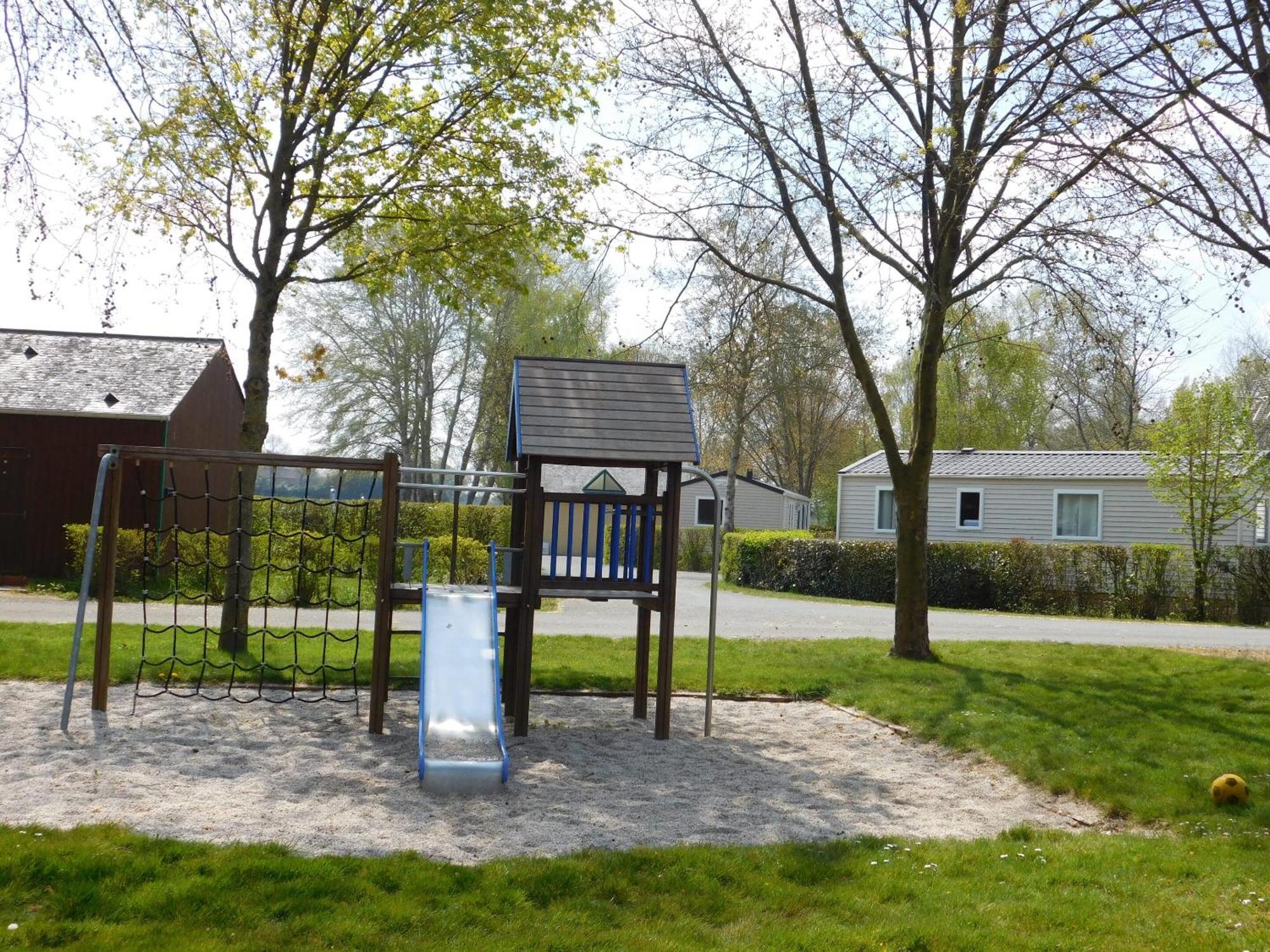 Village De Gites De La Chesnaie Saint-Denis-du-Maine Buitenkant foto