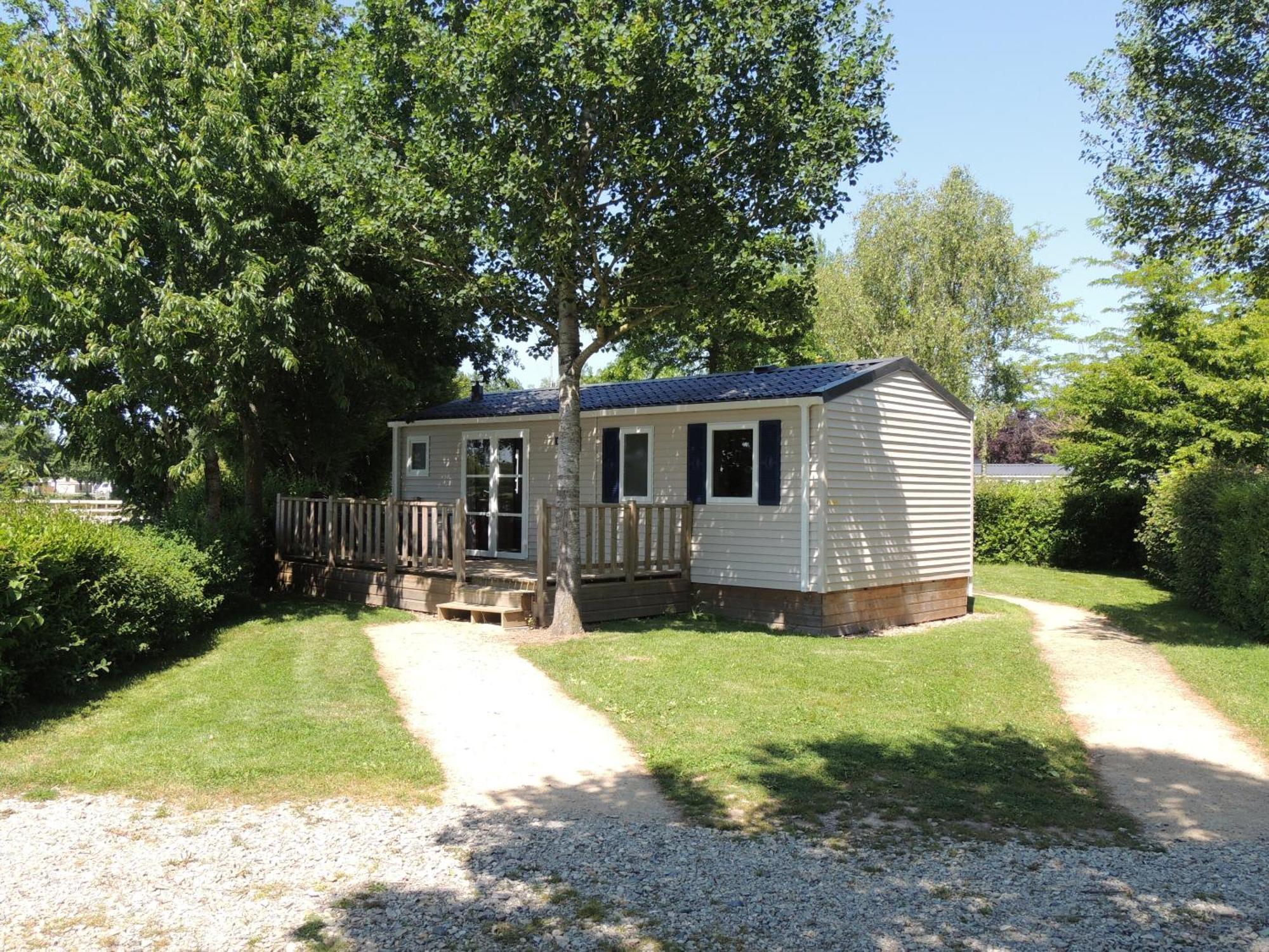 Village De Gites De La Chesnaie Saint-Denis-du-Maine Buitenkant foto